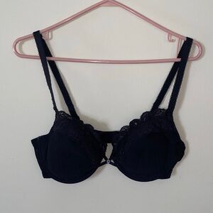 Wonderbra Vintage Black Floral Lace Padded Underwire Bra